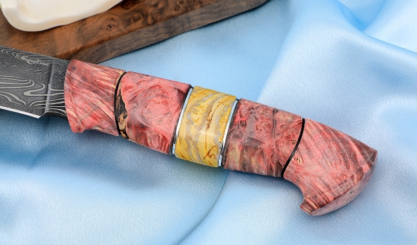 Нож Штык дамаск торцевой карельская береза красная кость мамонта на подставке