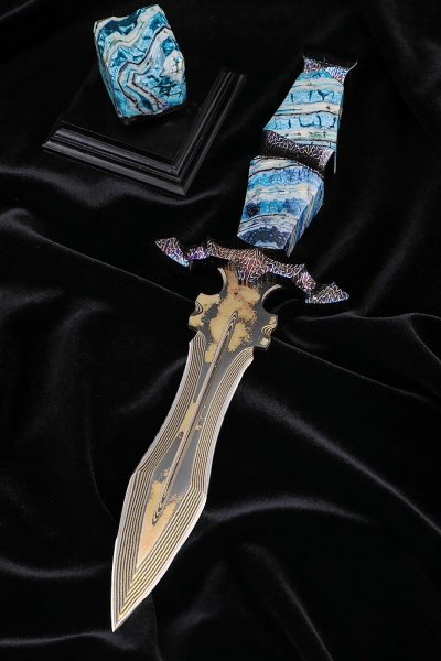 Exclusive knife Fang Damascus in laminate, Damascus handle with bluing, mammoth teeth