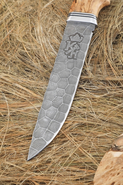 Нож Путник дамаск полный камень, рукоять стабилизированная карельская береза 