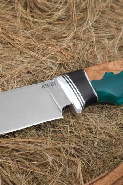 Нож Ловчий КН-01 рукоять черный граб карельская береза акрил зеленый
