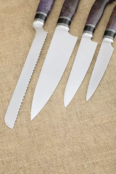 Кухонный набор из 4 ножей сталь КН-01 с никелем рукоять карельская береза фиолетовая акрил черный подставка акрил черный и карельская береза фиолетовая