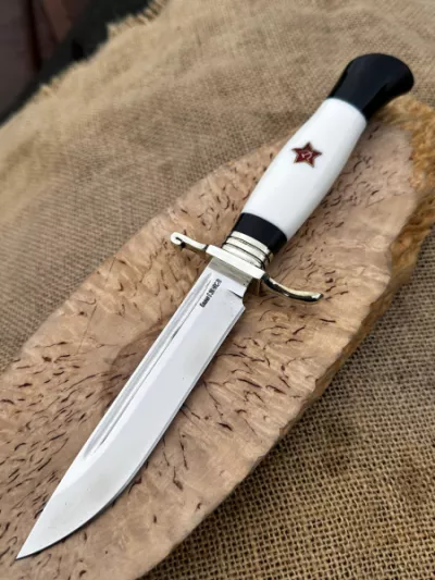 Нож Финка нквд  сталь S390, рукоять акрил белый и черный с красной звездой (распродажа) 