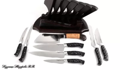 Подставка из венге с набором из 7 ножей и тяпки (95х18, черный акрил) 