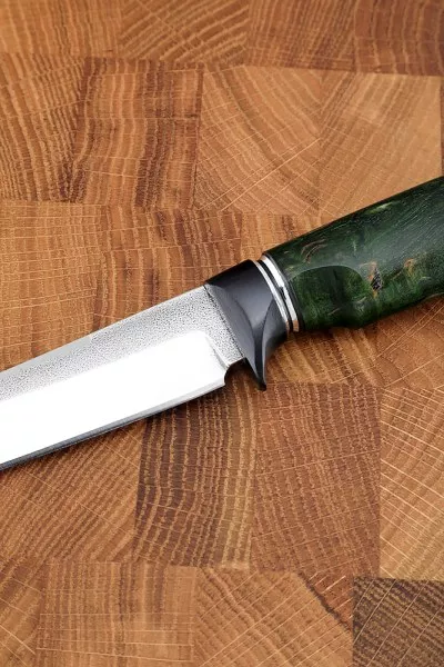 Нож Ферзь М390 рукоять G10 черная, карельская береза зеленая