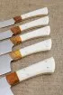 Подставка из акрила с набором из 4 ножей и тяпки 95х18, G10 белая карельская береза