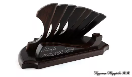 Подставка из венге с набором из 7 ножей и тяпки (95х18, черный акрил)