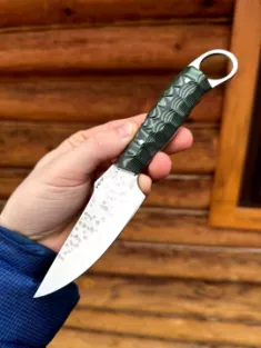 Нож "Странник" сталь VG-10 цельнометаллический со следами ковки, накладки G10 зеленой в камень (распродажа)