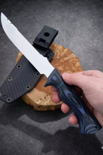 Нож 