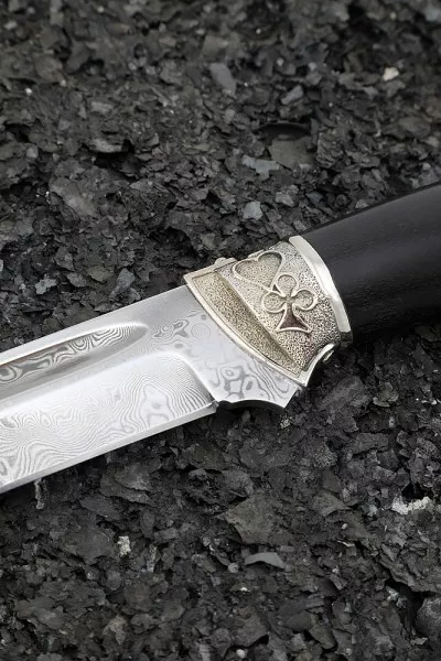 Нож Боец дамаск нержавеющий черный граб мельхиор