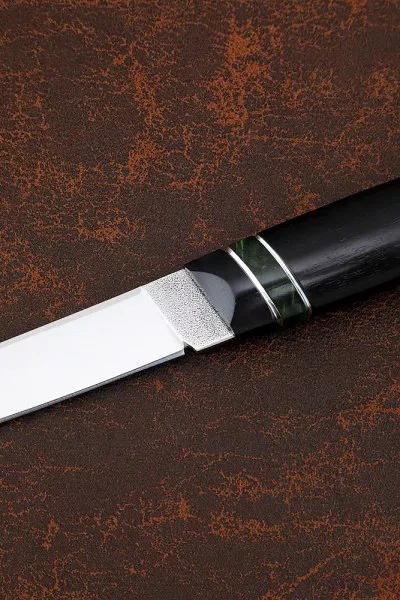 Нож Шаман 95Х18 рукоять G10 черная, карельская береза зеленая, черный граб