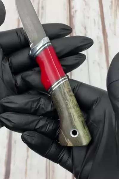 Видео: Нож Малыш-1, Х12МФ, рукоять карельская береза коричневая, акрил красный