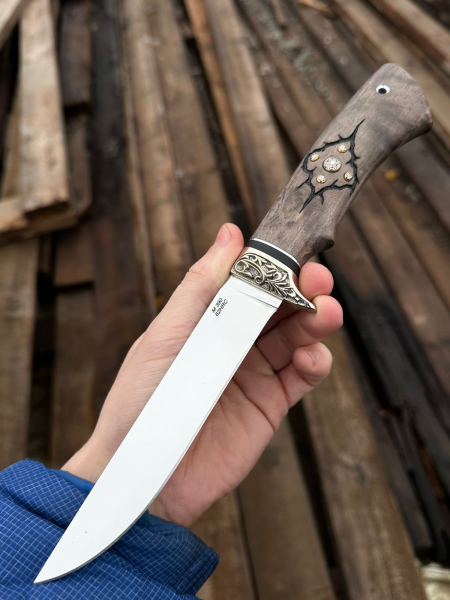 Нож "Кардинал" сталь М390 рукоять карельская береза коричневая с мозаичными пинами (распродажа)