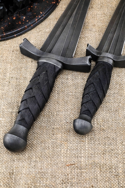 Souvenir two daggers Damascus black hornbeam carved on a stand