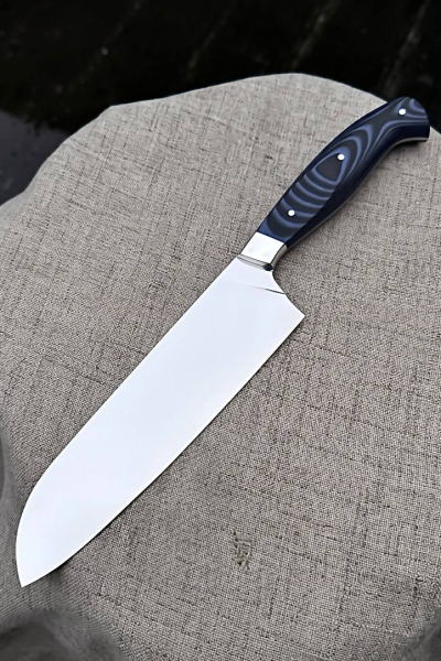 Кухонный цельнометаллический нож "Сантоку" из стали AUS-10, накладки из G10 черное и синей 