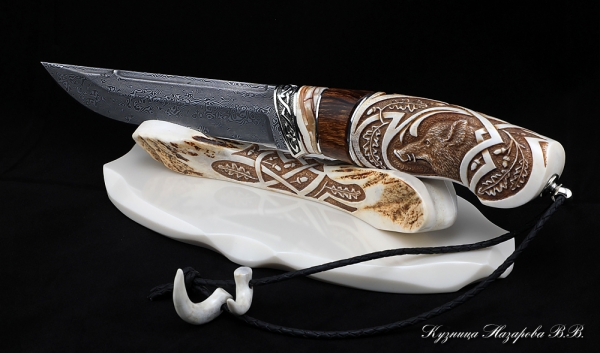 Нож Вепрь дамаск нержавеющий кость мамонта железное дерево бивень моржа резной мельхиор на подставке