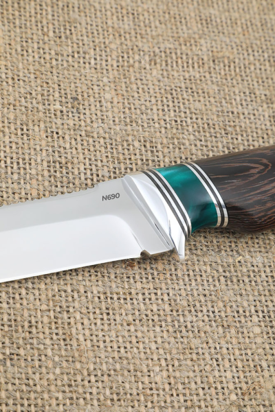 Нож Рыбак сталь N690 рукоять акрил зеленый венге 