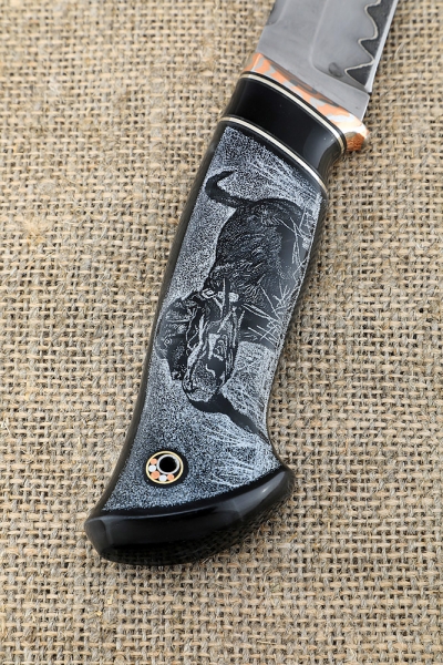Boar knife lamination S 390 in twisted Damascus, mokume-gan acrylic black, scrimshaw 