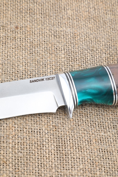 Нож Варан Sandvik рукоять ясень стабилизированный коричневый акрил зеленый