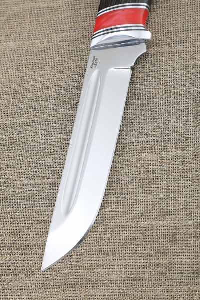 Нож Боец сталь N690 рукоять акрил красный и венге