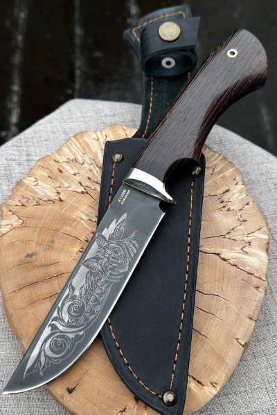 Нож охотничий "Варан" сталь кованая х12мф гравировка волк, рукоять венге и мельхиор 