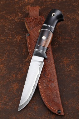 Damascus laminated leopard knife, black hornbeam, iron wood, carbon