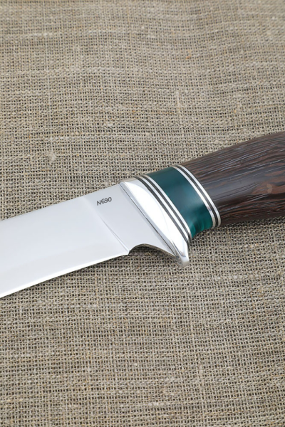 Нож Ангара сталь N690 рукоять акрил зеленый и венге