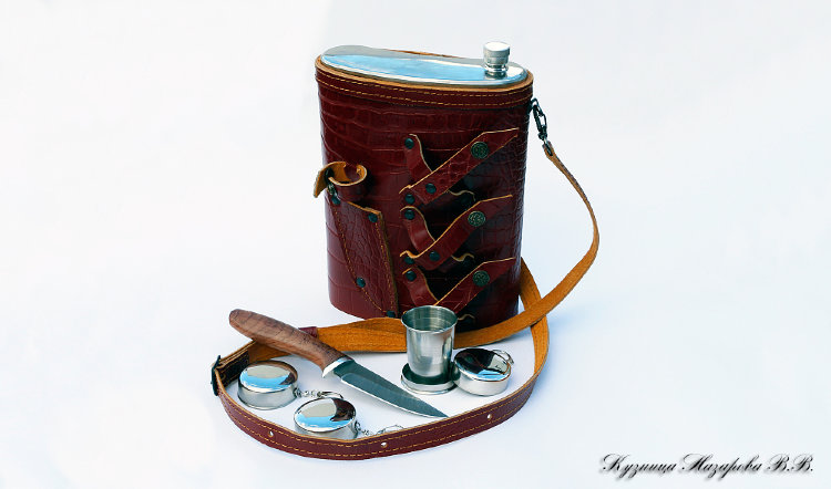 Set: Flask 2 l., 3 stainless steel.cup, weasel knife (forged steel 95h18)