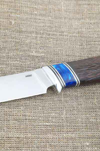 Нож Ирбис-2 сталь N690 рукоять акрил синий и венге  