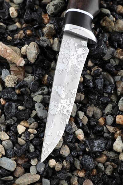 Doe knife D2 stabilized Karelian birch brown black hornbeam (Coutellia)