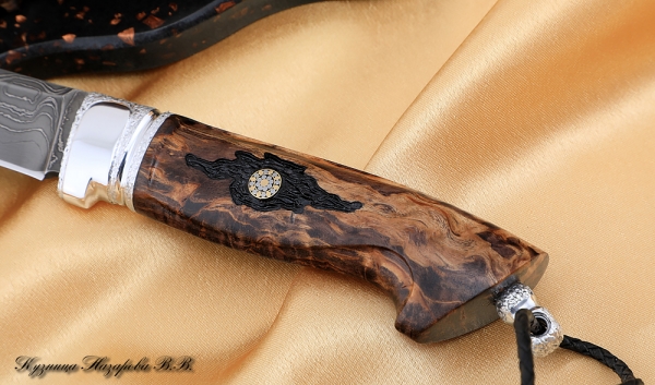 Нож Штык дамаск ламинированный карельская береза коричневая на подставке