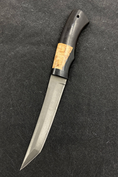 Нож "Танто" сталь х12мф, рукоять гибрид : карельская береза янтарь и акрил черный, черный граб (распродажа)