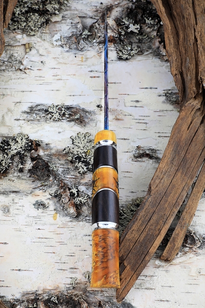 Knife Taiga Damascus laminated black hornbeam stabilized Karelian birch (amber) (Coutellia)