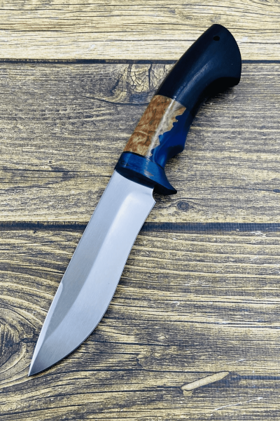 Нож "Варан" сталь х12мф, рукоять гибрид : карельская береза янтарь и акрил синий, черный граб (распродажа) 