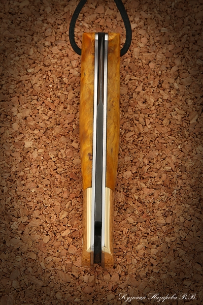 Folding knife Stingray steel wootz steel lining Stabilized Karelian birch amber
