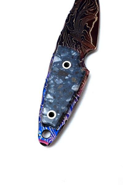 Knife Feint Damascus laminated acrylic blue (Coutellia)