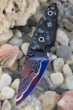 Knife Feint Damascus laminated acrylic blue (Coutellia)
