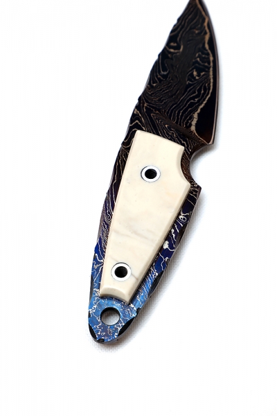 Knife Feint Damascus laminated acrylic white (Coutellia)