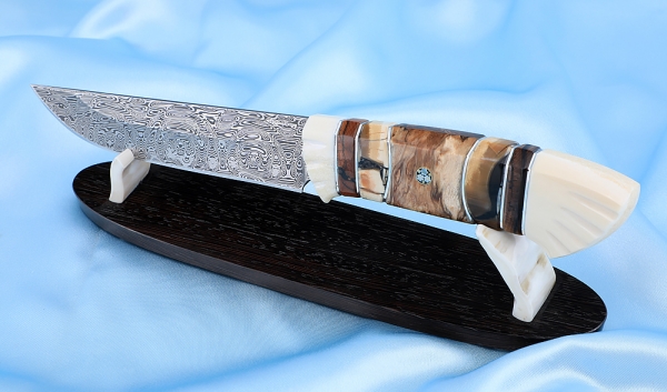 Gadfly knife 2 Damascus stainless mammoth bone elk horn on a stand