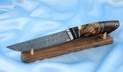 Нож Овод 2 дамаск нержавеющий кость мамонта карельская береза мокуме-гане на подставке