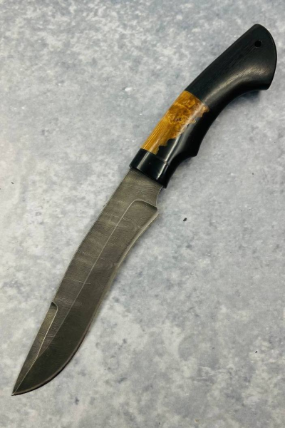 Нож "Спецназ" сталь дамаск, рукоять карельская береза янтарь и акрил черный, черный граб (распродажа)