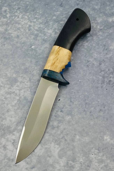 Нож "Варан" сталь х12мф, рукоять карельская береза янтарь и акрил синий, черный граб (распродажа)