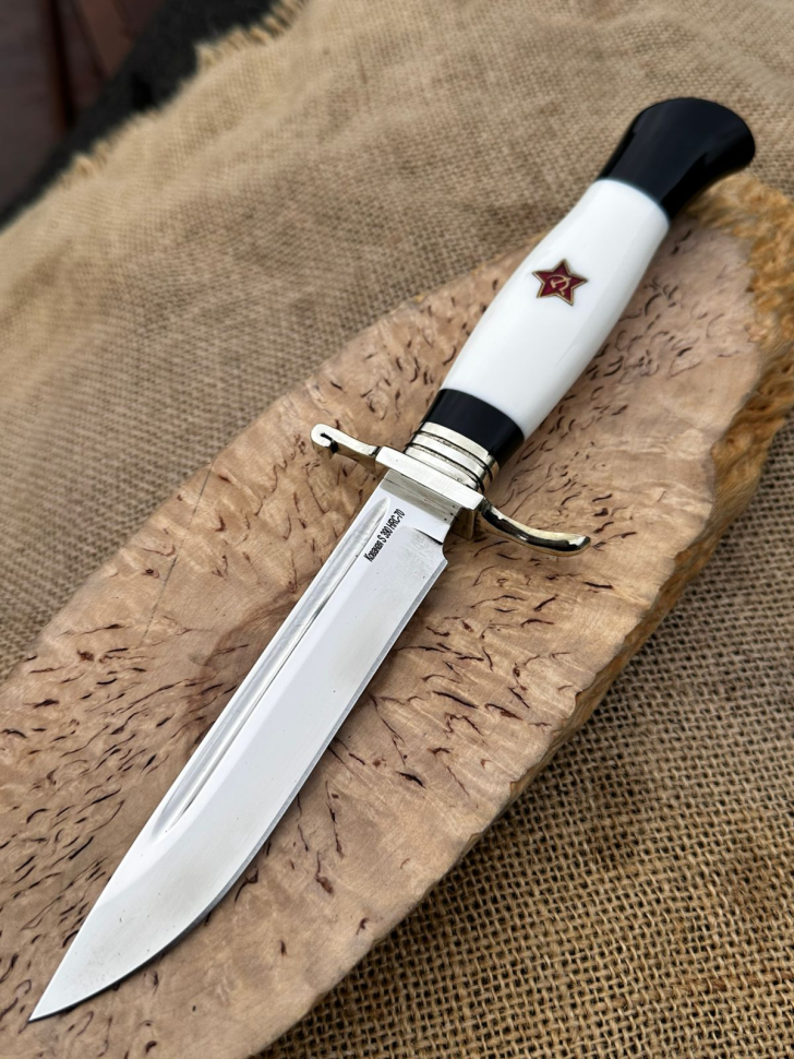 Нож Финка нквд  сталь S390, рукоять акрил белый и черный с красной звездой (распродажа) 
