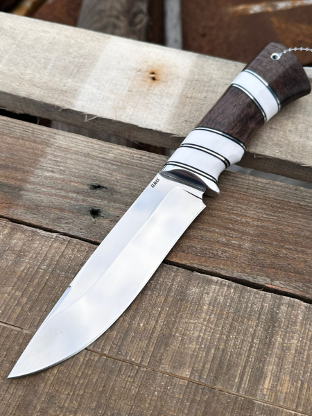 Нож "Оса" из стали Elmax, рукоять карельская береза коричневая и акрил белый (распродажа)