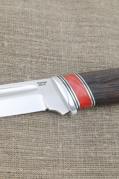 Knife Fighter forged 95x18 handle acrylic red and wenge