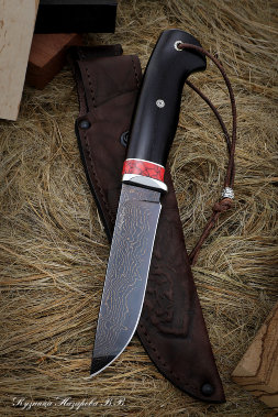 Нож Тайга дамаск ламинированный с воронением черный граб акрил красный