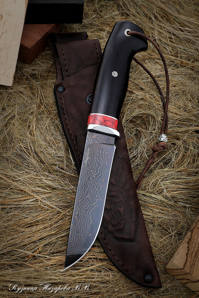Нож Тайга дамаск ламинированный с воронением черный граб акрил красный