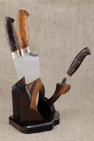 Set of four knives Chef S390 ironwood handle on a stand with folding lodgements