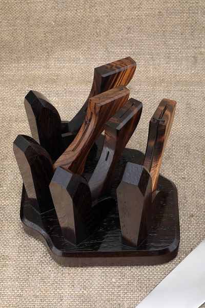 Set of four knives Chef S390 ironwood handle on a stand with folding lodgements
