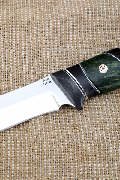 The knife of the Hangar M390 handle carbon Karelian birch green black hornbeam