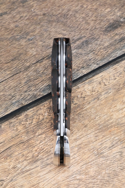 Складной нож 